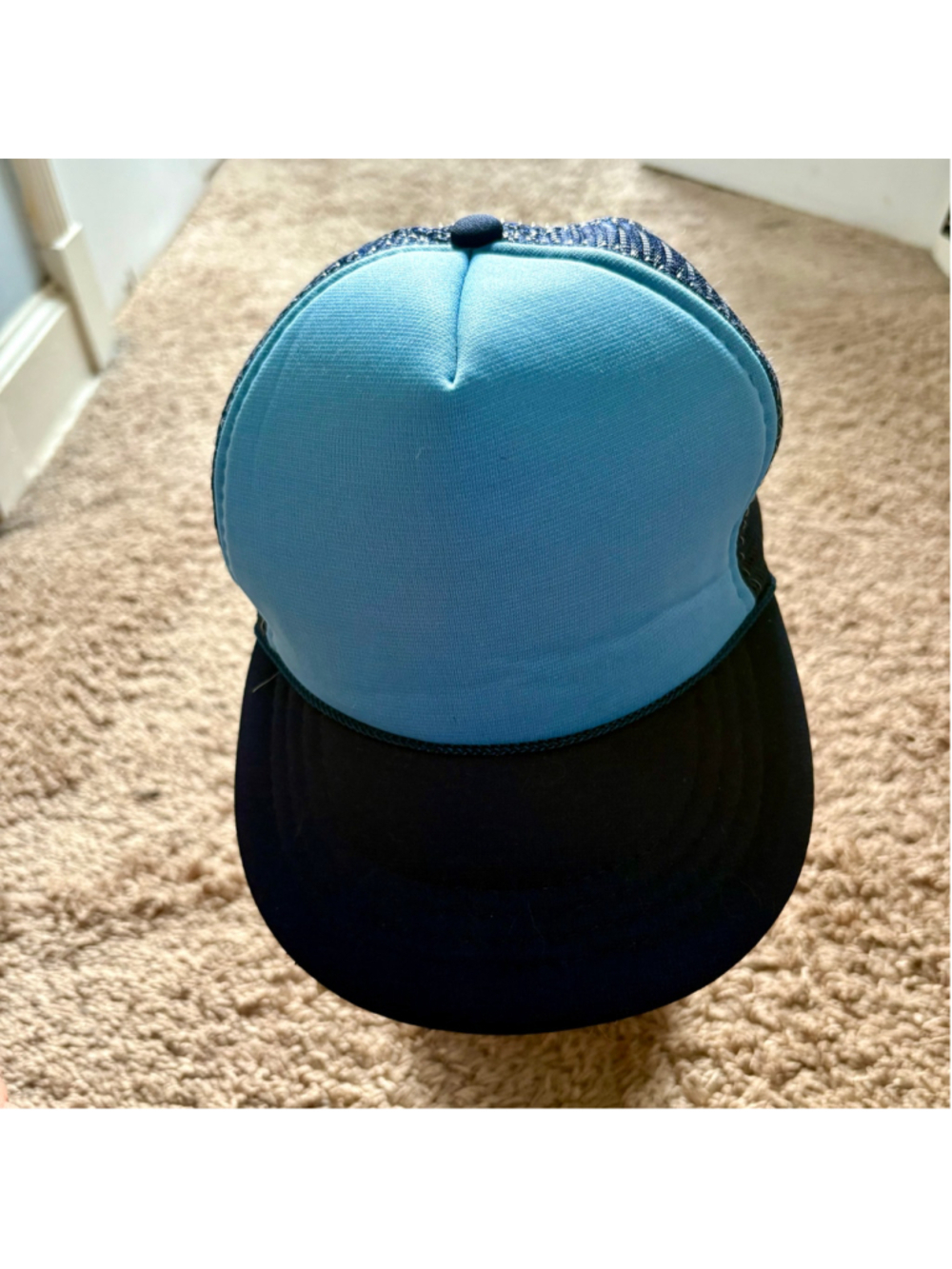 Vintage 90s light blue and navy snap back truckers cap with mesh back